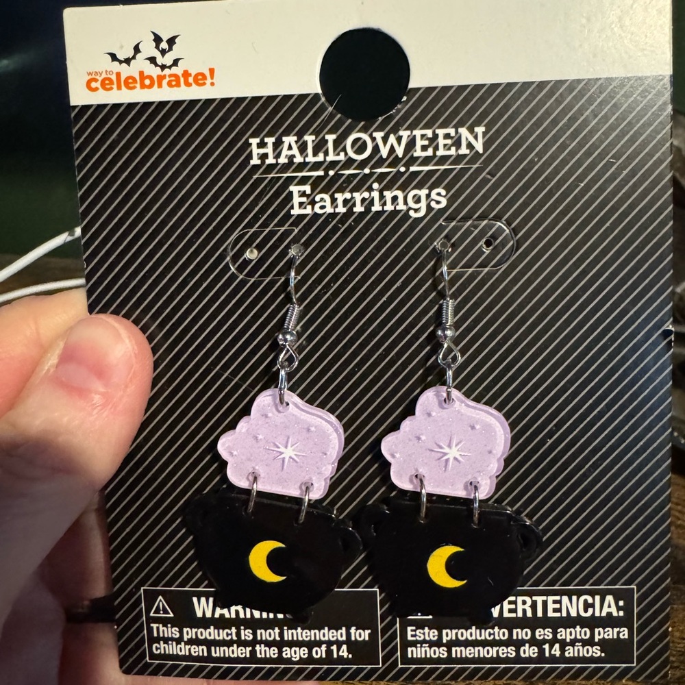 🌟 3/$20 Eligible - NWT Halloween Crescent Moon Witch Cauldron Earrings
